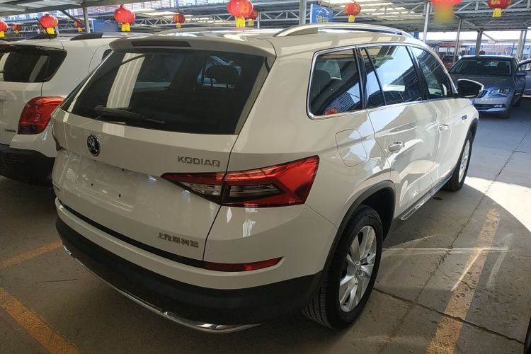Used Skoda Kodiaq 2017 TSI330 7-Seater Two-Wheel-Drive Luxury Edition Rear Right 45 Deg