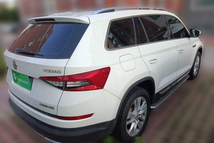 Used Skoda Kodiaq 2017 TSI330 7-Seater Two-Wheel-Drive Luxury Edition Rear Right 45 Deg