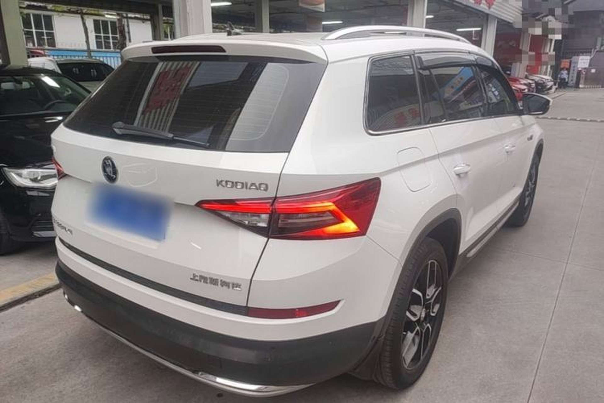 Used Skoda Kodiaq 2017 TSI380 7-Seater Four-Wheel-Drive Flagship Edition Rear Right 45 Deg