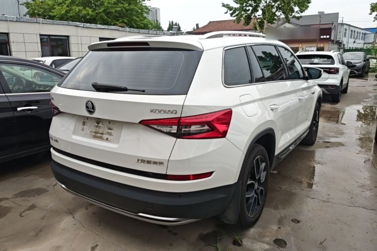 Used Skoda Kodiaq 2017 TSI330 7-Seater Two-Wheel-Drive Luxury Edition Rear Right 45 Deg