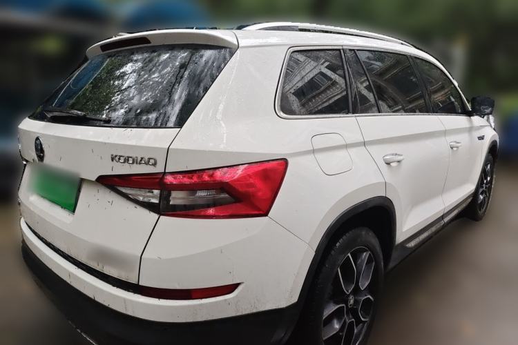 Used Skoda Kodiaq 2017 TSI330 7-Seater Two-Wheel-Drive Luxury Edition Rear Right 45 Deg