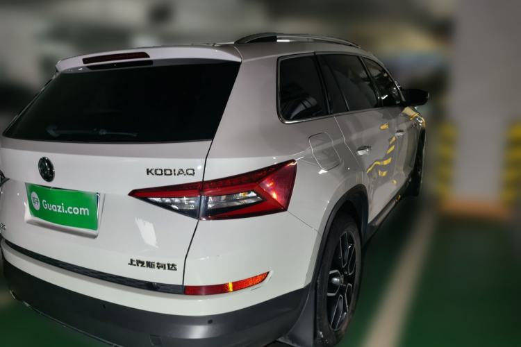 Used Skoda Kodiaq 2017 TSI330 7-Seater Two-Wheel-Drive Luxury Edition Rear Right 45 Deg