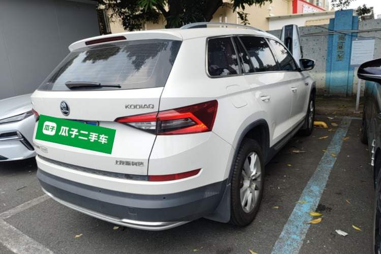 Used Skoda Kodiaq 2017 TSI330 7-Seater Two-Wheel-Drive Luxury Edition Rear Right 45 Deg