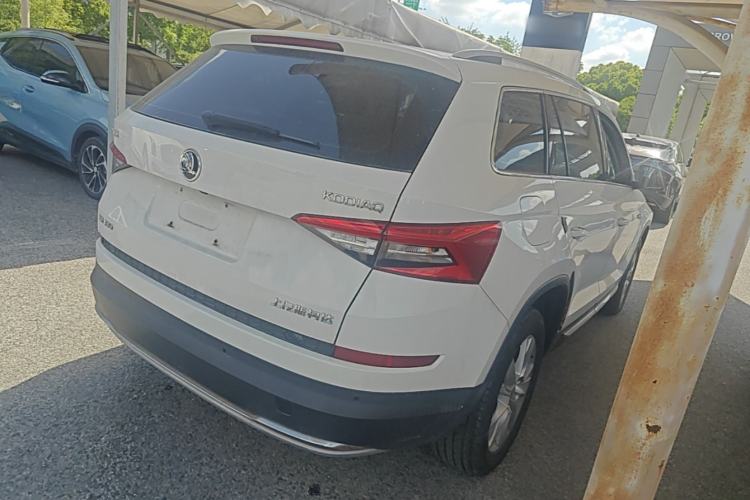 Used Skoda Kodiaq 2017 TSI330 7-Seater Two-Wheel-Drive Luxury Edition Rear Right 45 Deg
