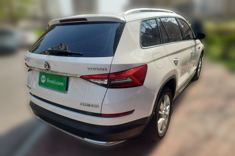 Used Skoda Kodiaq 2017 TSI330 7-Seater Two-Wheel-Drive Luxury Edition Rear Right 45 Deg