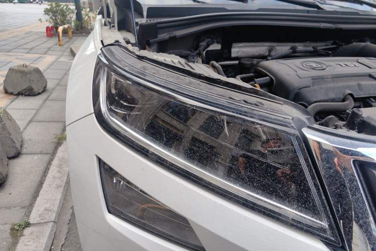 Used Skoda Kodiaq 2017 TSI330 7-Seater Two-Wheel-Drive Luxury Edition Right Front Headlight
