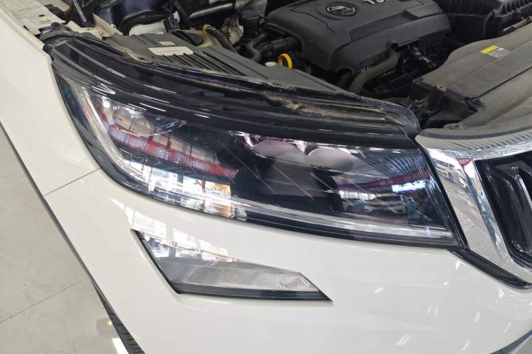 Used Skoda Kodiaq 2017 TSI380 7-Seater Four-Wheel-Drive Flagship Edition Right Front Headlight