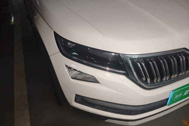 Used Skoda Kodiaq 2017 TSI330 7-Seater Two-Wheel-Drive Luxury Edition Right Front Headlight