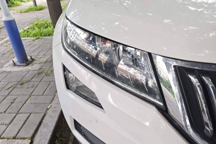 Used Skoda Kodiaq 2017 TSI330 5-Seat Two-Wheel Drive Luxury Edition Right Front Headlight