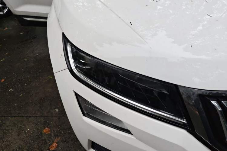 Used Skoda Kodiaq 2017 TSI330 7-Seater Two-Wheel-Drive Luxury Edition Right Front Headlight