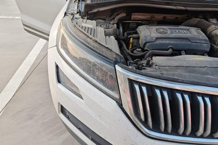 Used Skoda Kodiaq 2017 TSI330 7-Seater Two-Wheel-Drive Luxury Edition Right Front Headlight