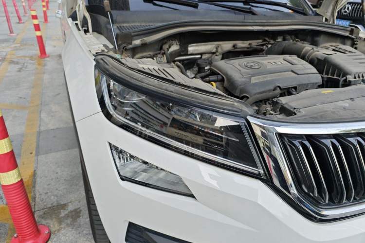 Used Skoda Kodiaq 2017 TSI380 7-Seater Four-Wheel-Drive Flagship Edition Right Front Headlight