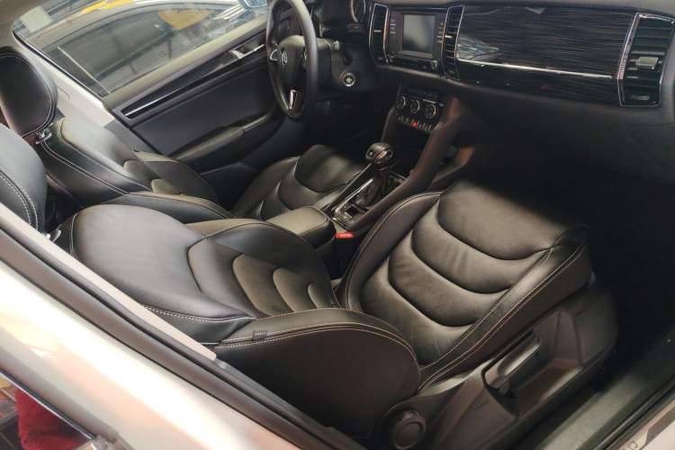 Used Skoda Kodiaq 2017 TSI330 7-Seater Two-Wheel-Drive Luxury Edition Right Front Seat