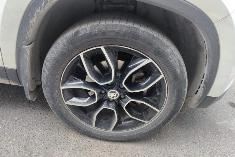 Used Skoda Kodiaq 2017 TSI330 7-Seater Two-Wheel-Drive Luxury Edition Right Front Wheel Hub