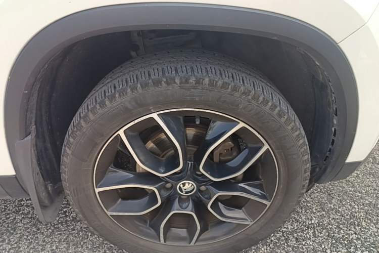 Used Skoda Kodiaq 2017 TSI330 7-Seater Two-Wheel-Drive Luxury Edition Right Front Wheel Hub
