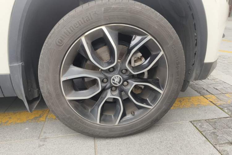 Used Skoda Kodiaq 2017 TSI330 7-Seater Two-Wheel-Drive Luxury Edition Right Front Wheel Hub