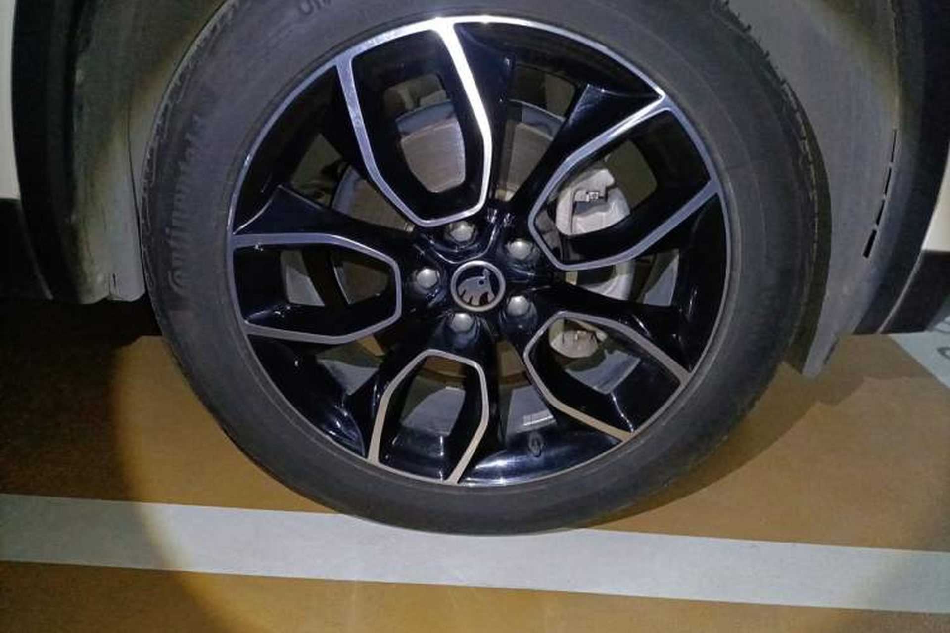 Used Skoda Kodiaq 2017 TSI330 7-Seater Two-Wheel-Drive Luxury Edition Right Front Wheel Hub