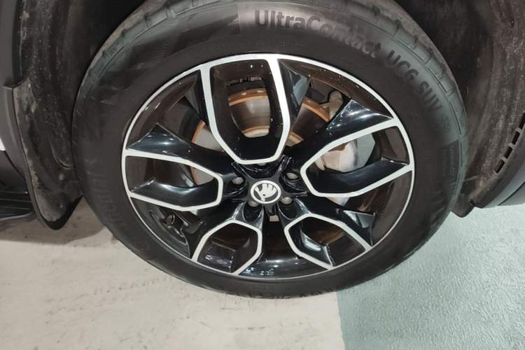 Used Skoda Kodiaq 2017 TSI330 7-Seater Two-Wheel-Drive Luxury Edition Right Front Wheel Hub