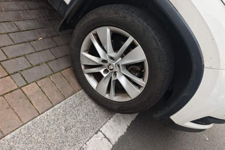 Used Skoda Kodiaq 2017 TSI330 5-Seat Two-Wheel Drive Luxury Edition Right Front Wheel Hub