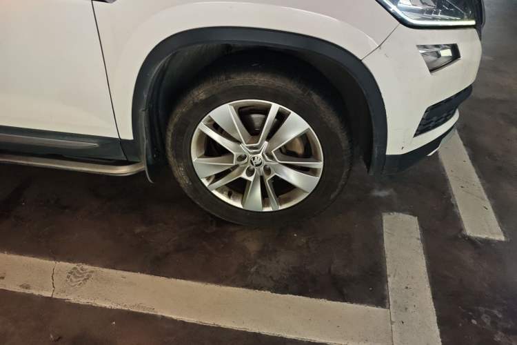 Used Skoda Kodiaq 2017 TSI330 7-Seater Two-Wheel-Drive Luxury Edition Right Front Wheel Hub