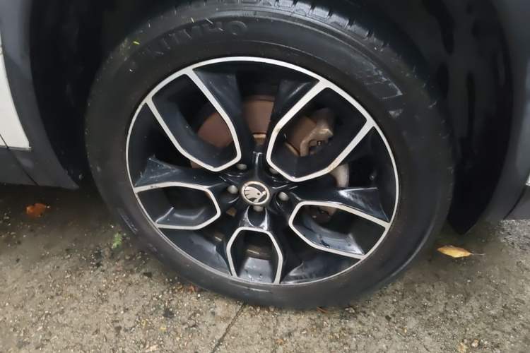 Used Skoda Kodiaq 2017 TSI330 7-Seater Two-Wheel-Drive Luxury Edition Right Front Wheel Hub