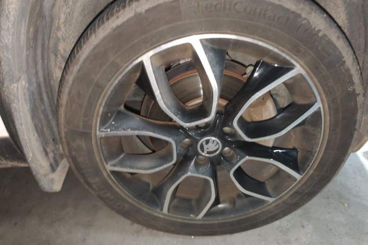 Used Skoda Kodiaq 2017 TSI330 7-Seater Two-Wheel-Drive Luxury Edition Right Front Wheel Hub