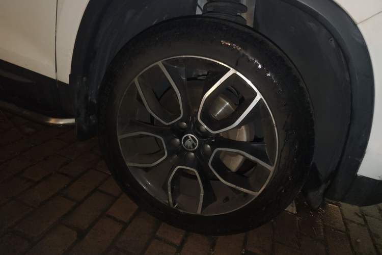 Used Skoda Kodiaq 2017 TSI330 7-Seater Two-Wheel-Drive Luxury Edition Right Front Wheel Hub