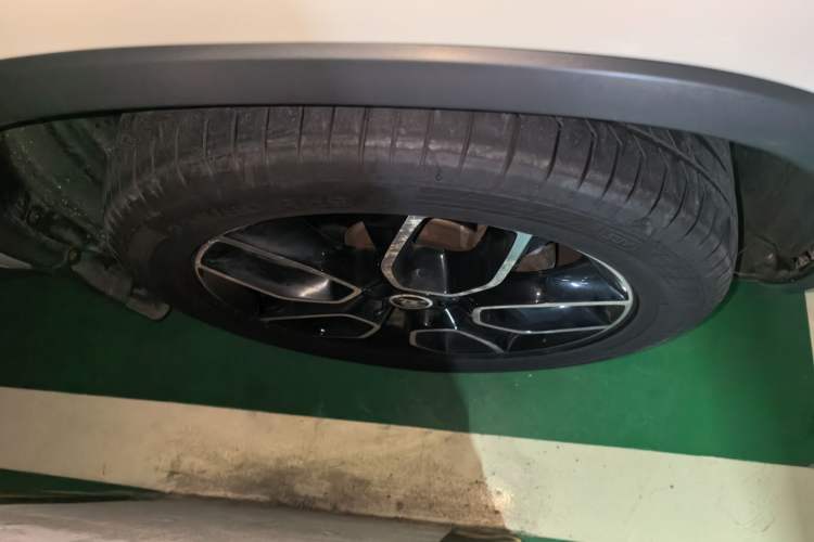 Used Skoda Kodiaq 2017 TSI330 7-Seater Two-Wheel-Drive Luxury Edition Right Front Wheel Hub