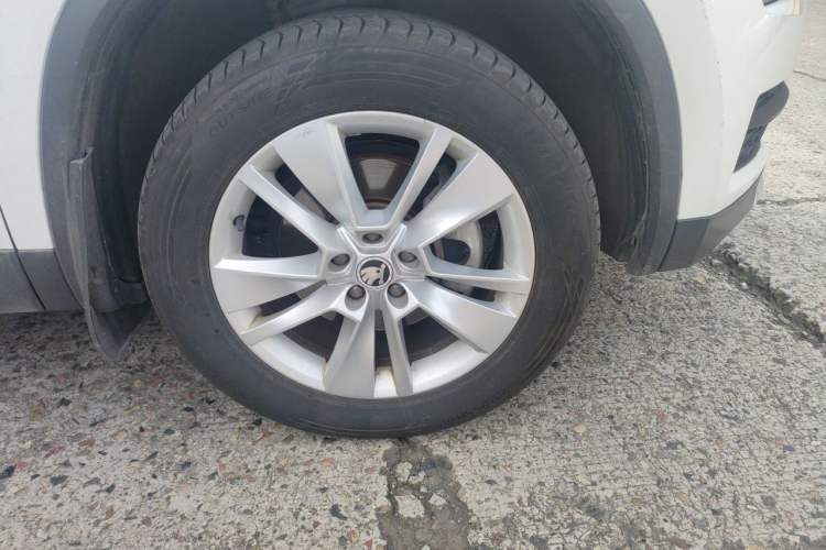 Used Skoda Kodiaq 2017 TSI330 7-Seater Two-Wheel-Drive Luxury Edition Right Front Wheel Hub