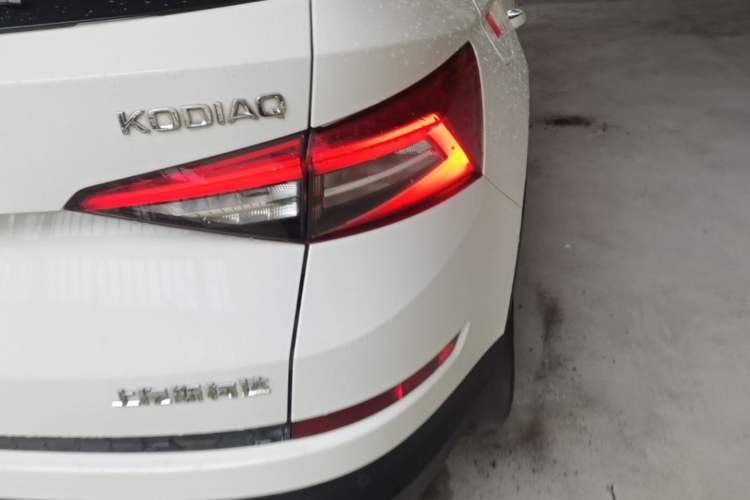 Used Skoda Kodiaq 2017 TSI330 7-Seater Two-Wheel-Drive Luxury Edition Right Rear Taillight