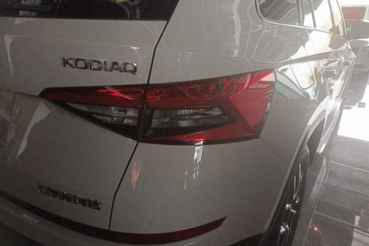 Used Skoda Kodiaq 2017 TSI330 7-Seater Two-Wheel-Drive Luxury Edition Right Rear Taillight