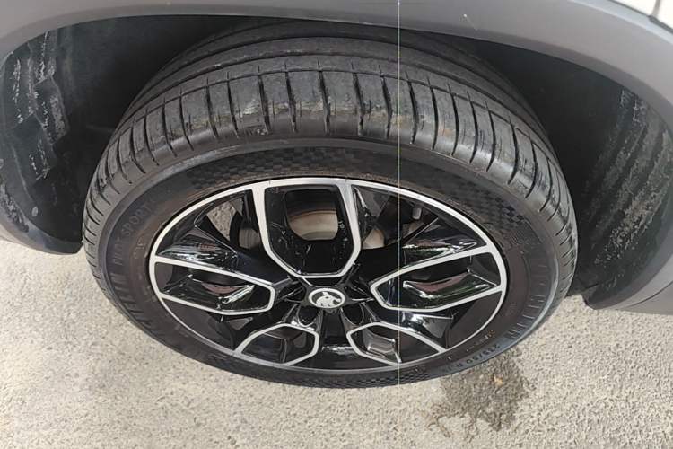 Used Skoda Kodiaq 2017 TSI380 7-Seater Four-Wheel-Drive Flagship Edition Right Rear Wheel Hub