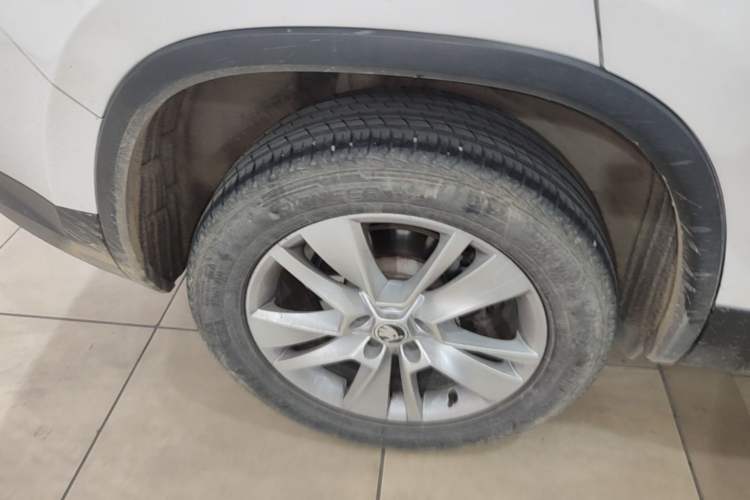 Used Skoda Kodiaq 2017 TSI330 7-Seater Two-Wheel-Drive Luxury Edition Right Rear Wheel Hub