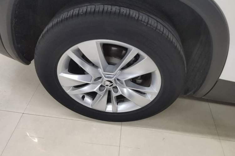 Used Skoda Kodiaq 2017 TSI330 5-Seat Two-Wheel Drive Luxury Edition Right Rear Wheel Hub