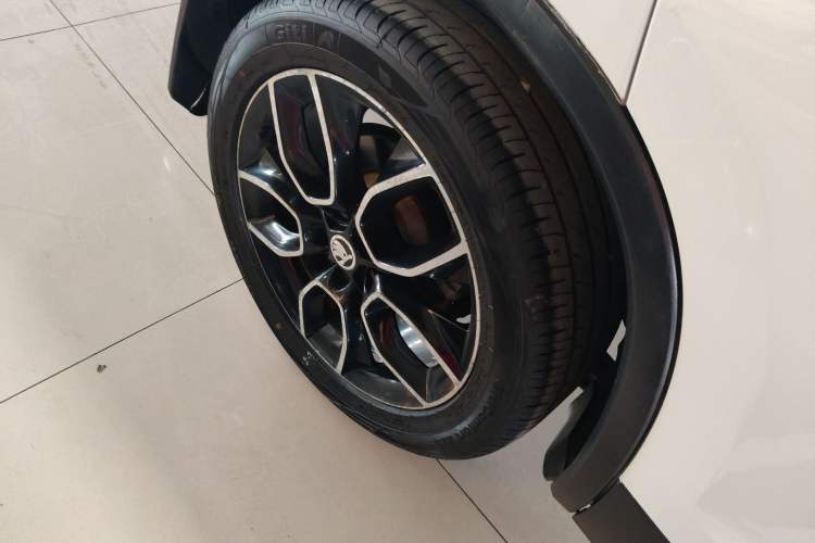 Used Skoda Kodiaq 2017 TSI330 7-Seater Two-Wheel-Drive Luxury Edition Right Rear Wheel Hub