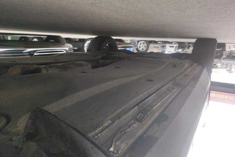 Used Skoda Kodiaq 2017 TSI380 7-Seater Four-Wheel-Drive Flagship Edition Right Side Sill