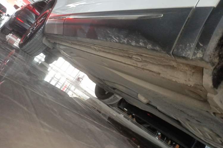 Used Skoda Kodiaq 2017 TSI330 7-Seater Two-Wheel-Drive Luxury Edition Right Side Sill