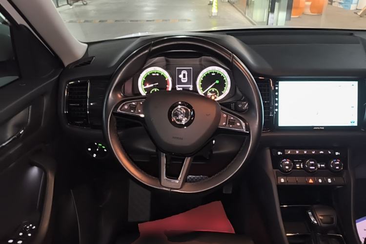 Used Skoda Kodiaq 2017 TSI330 7-Seater Two-Wheel-Drive Luxury Edition Steering Wheel