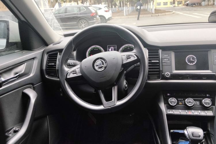 Used Skoda Kodiaq 2017 TSI330 7-Seater Two-Wheel-Drive Luxury Edition Steering Wheel