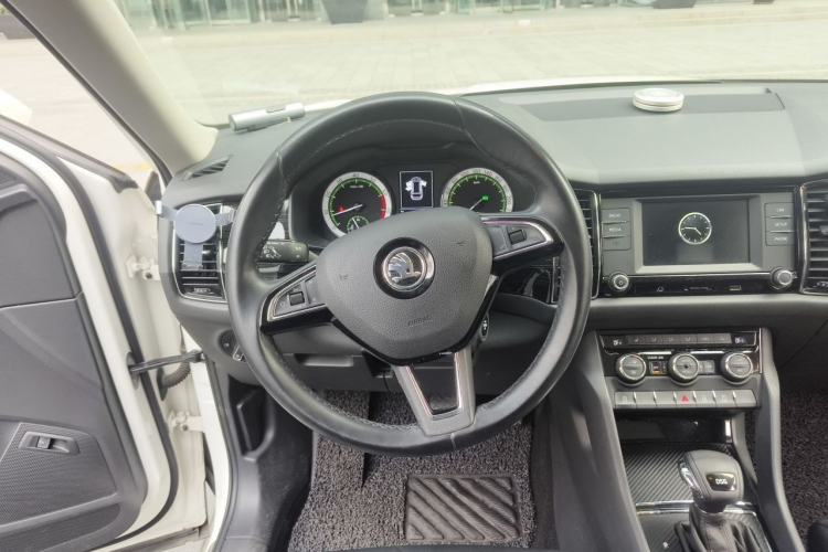 Used Skoda Kodiaq 2017 TSI330 7-Seater Two-Wheel-Drive Luxury Edition Steering Wheel