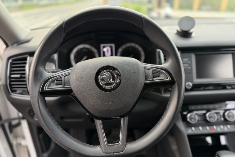 Used Skoda Kodiaq 2017 TSI330 7-Seater Two-Wheel-Drive Luxury Edition Steering Wheel