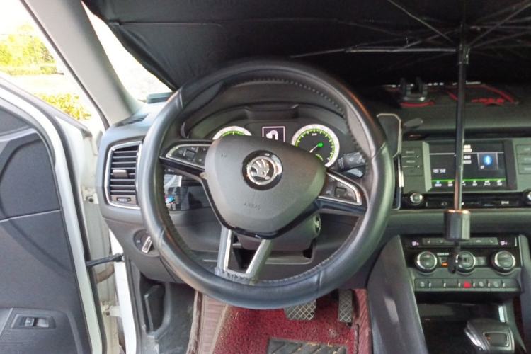 Used Skoda Kodiaq 2017 TSI330 7-Seater Two-Wheel-Drive Luxury Edition Steering Wheel