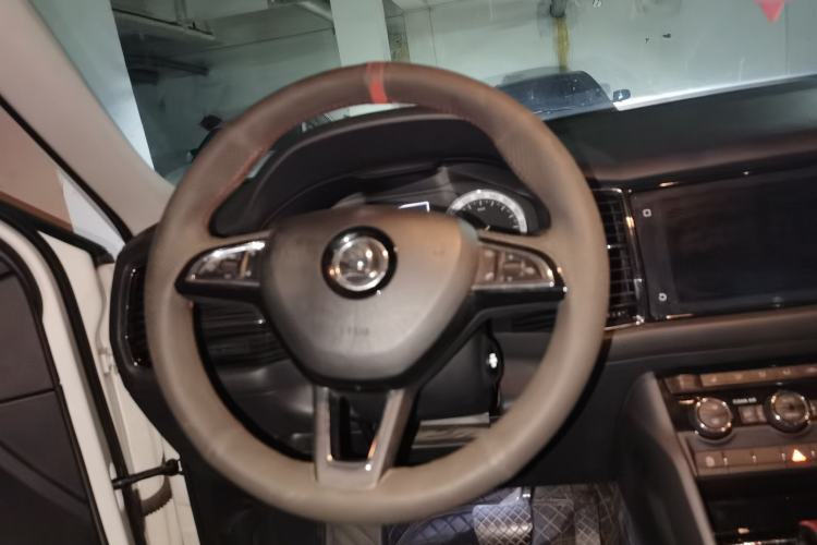 Used Skoda Kodiaq 2017 TSI330 7-Seater Two-Wheel-Drive Luxury Edition Steering Wheel