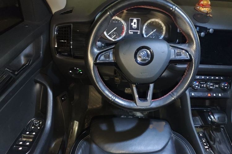 Used Skoda Kodiaq 2017 TSI330 7-Seater Two-Wheel-Drive Luxury Edition Steering Wheel