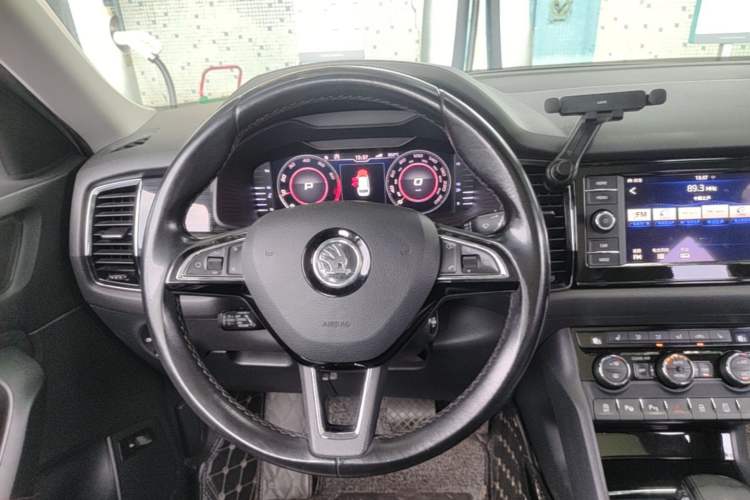 Used Skoda Kodiaq 2017 TSI330 7-Seater Two-Wheel-Drive Luxury Edition Steering Wheel