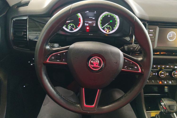 Used Skoda Kodiaq 2017 TSI330 7-Seater Two-Wheel-Drive Luxury Edition Steering Wheel