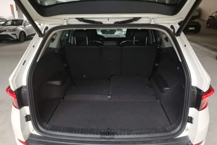 Used Skoda Kodiaq 2017 TSI330 7-Seater Two-Wheel-Drive Luxury Edition Trunk
