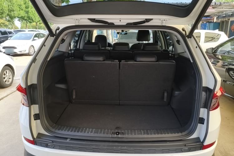 Used Skoda Kodiaq 2017 TSI330 7-Seater Two-Wheel-Drive Luxury Edition Trunk