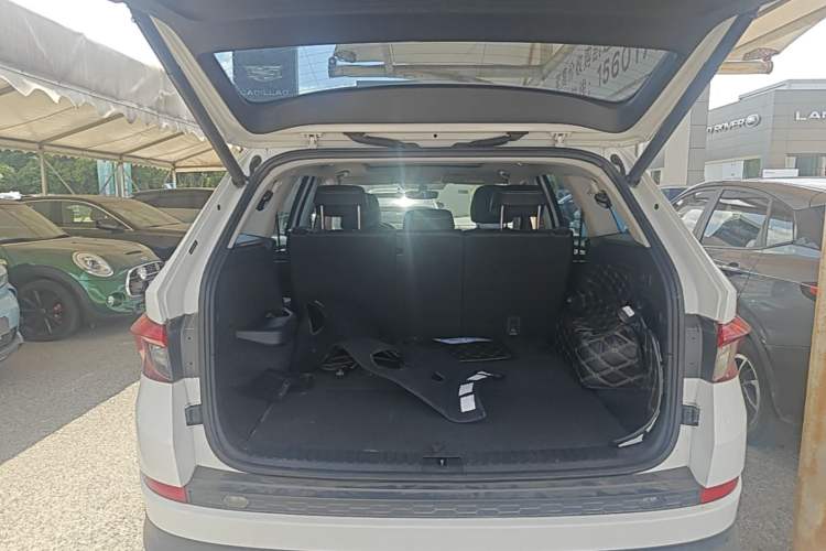 Used Skoda Kodiaq 2017 TSI330 7-Seater Two-Wheel-Drive Luxury Edition Trunk