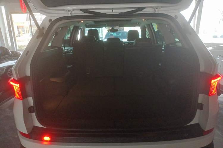 Used Skoda Kodiaq 2017 TSI330 7-Seater Two-Wheel-Drive Luxury Edition Trunk